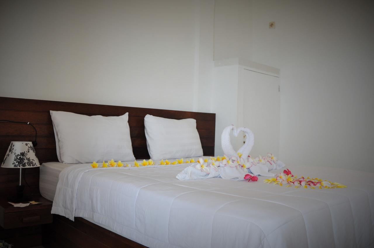 Cemara'S Beach Homestay Batununggul Zewnętrze zdjęcie