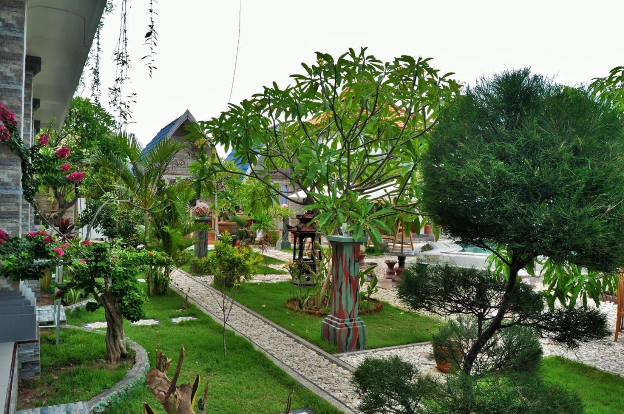 Cemara'S Beach Homestay Batununggul Zewnętrze zdjęcie
